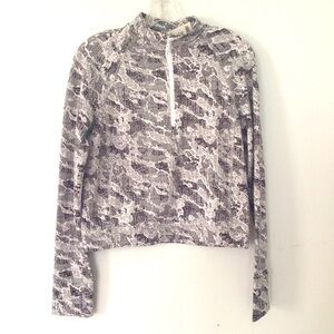 Spyder brand Women activewear crop top new with tag size small